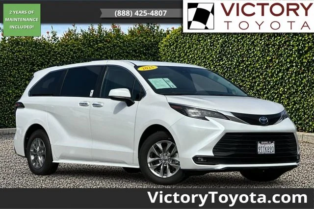 Used 2025 Beige Toyota XLE image 1