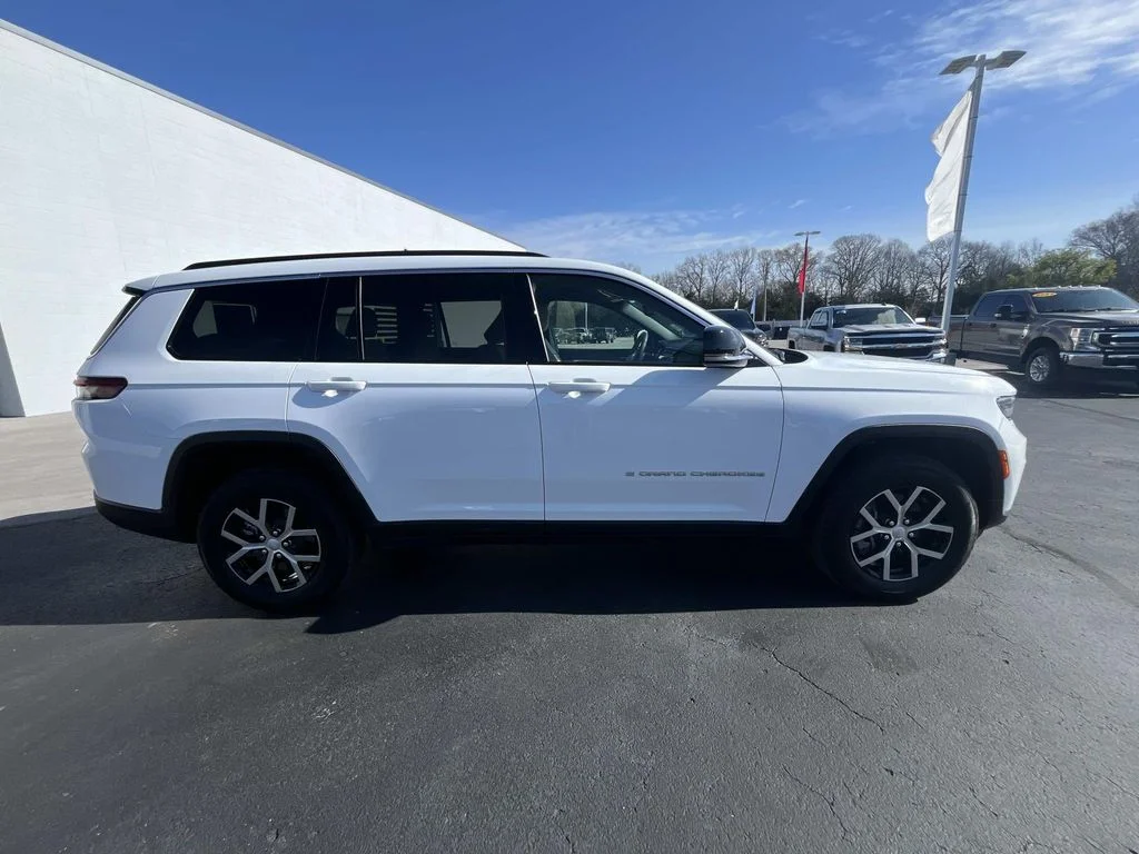 Used 2024 Bright White Clearcoat Jeep Limited image 8