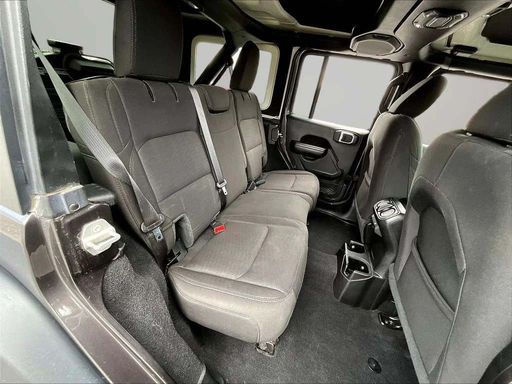 Used 2020 Gray Jeep Unlimited Sport Altitude image 23