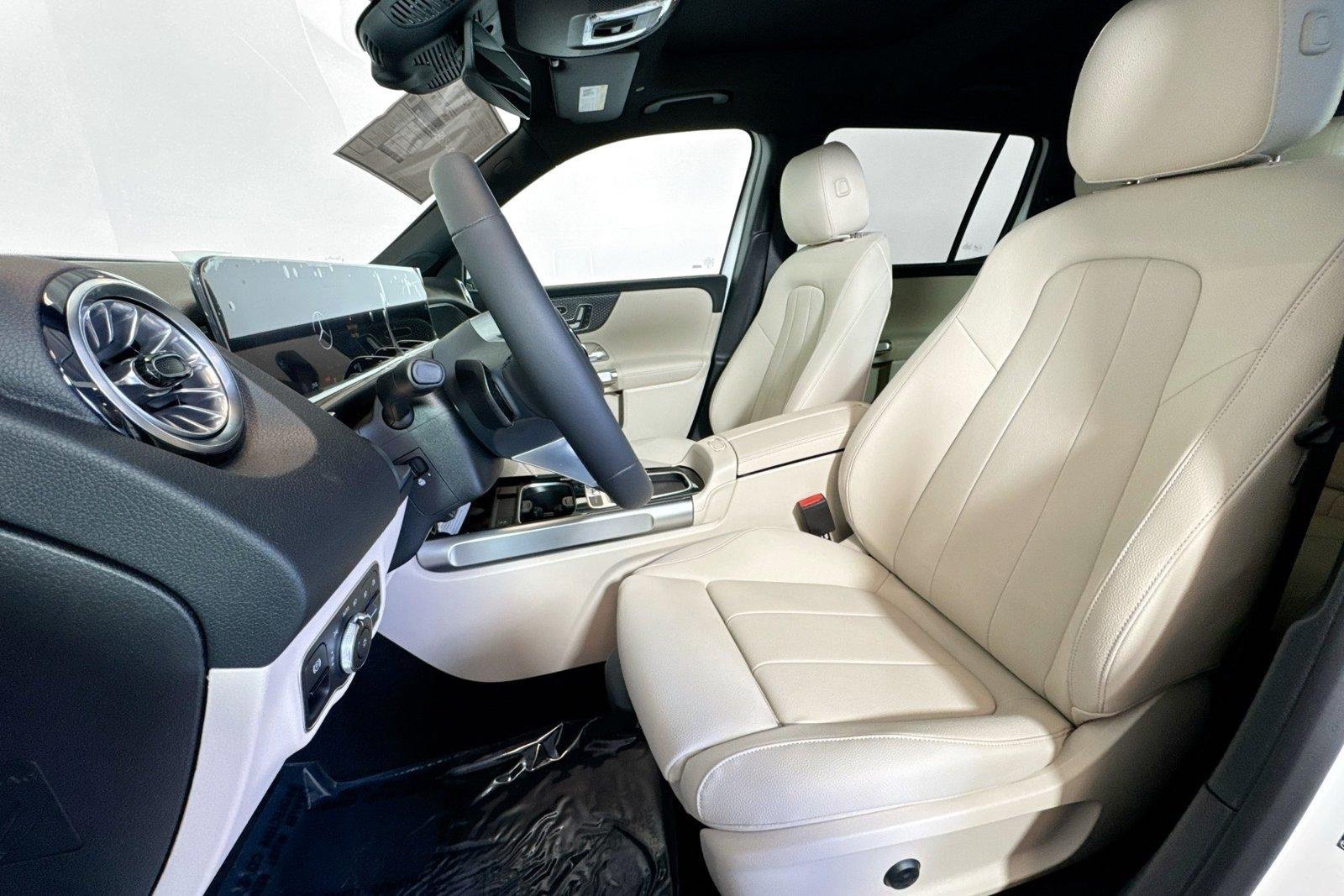 New 2026 Polar White Mercedes-Benz GLB 250 image 18