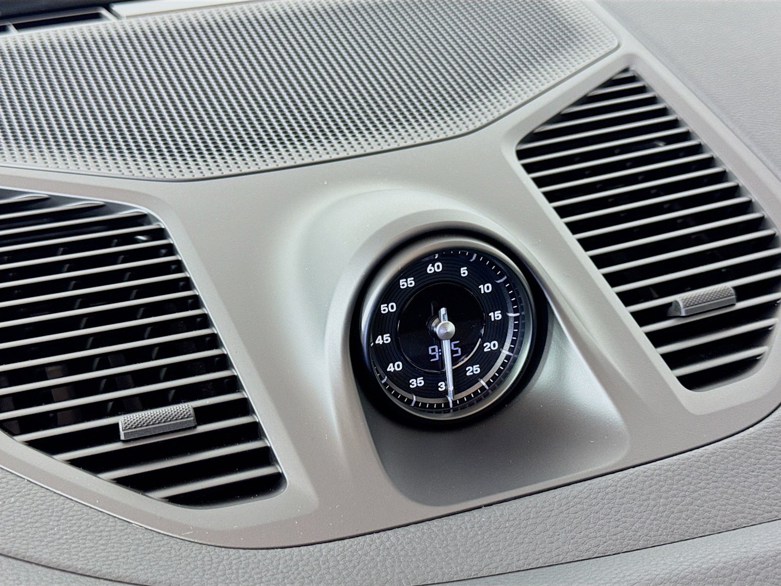 Used 2025 White Porsche  image 29