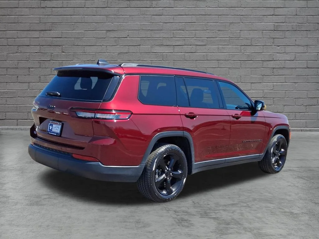 Used 2024 Red Jeep Altitude X 4x4 image 12