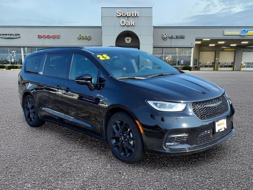 2025 Chrysler Pacifica
