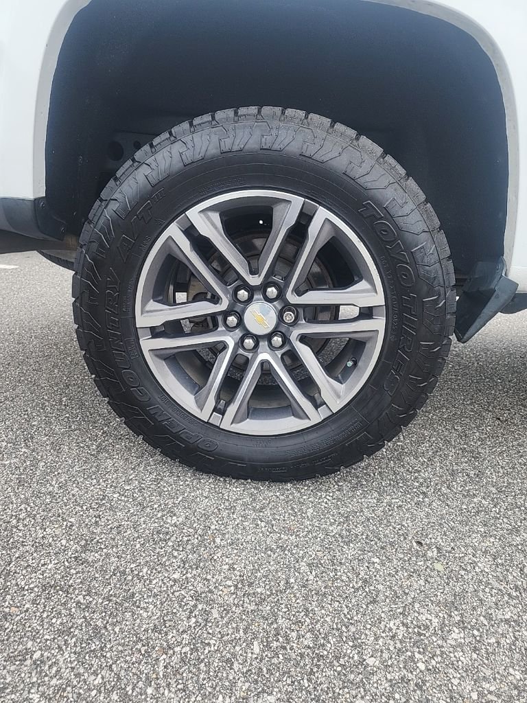 Used 2019 White Chevrolet LT image 11