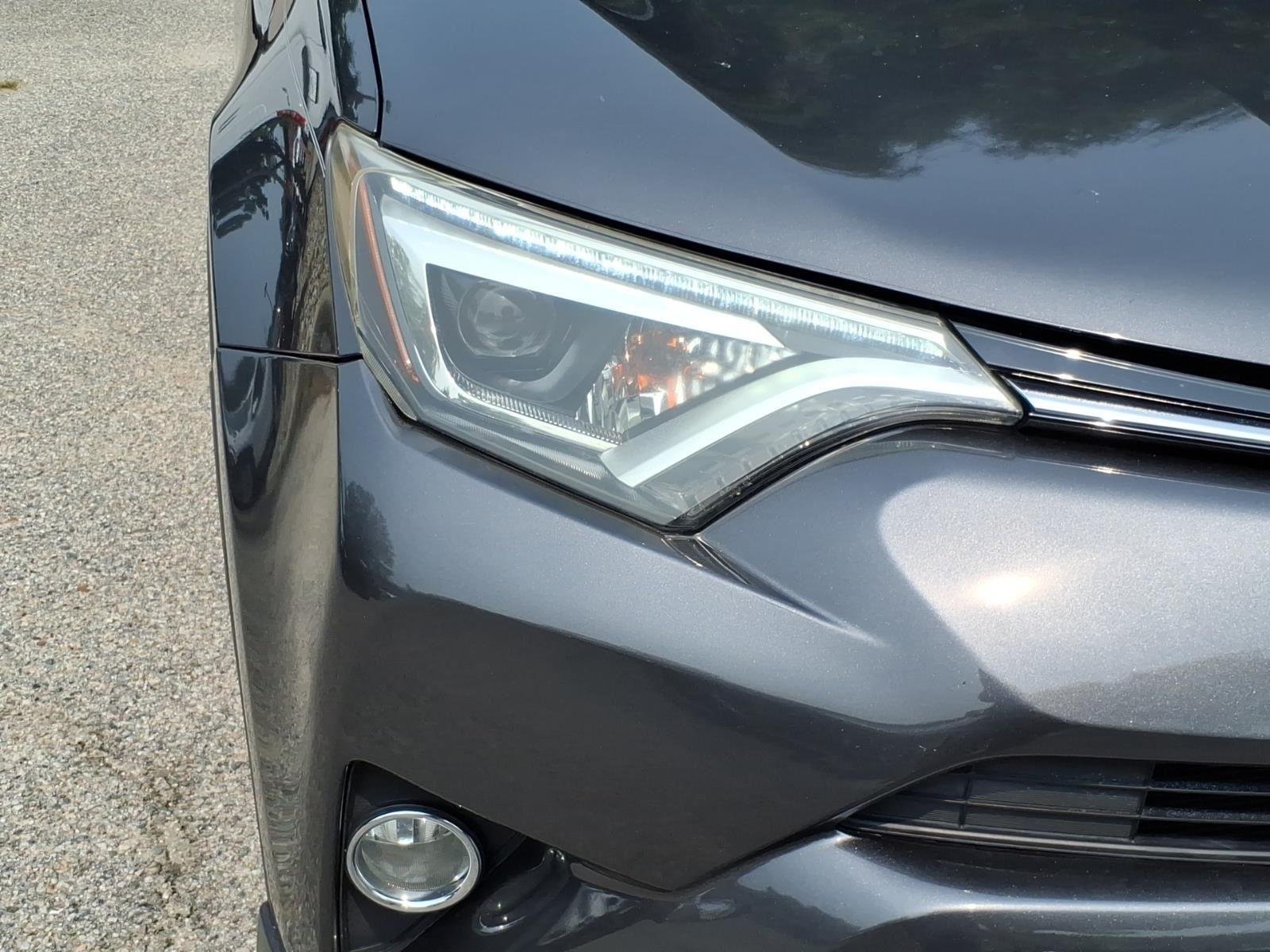 Used 2018 Magnetic Gray Metallic Toyota Limited image 6