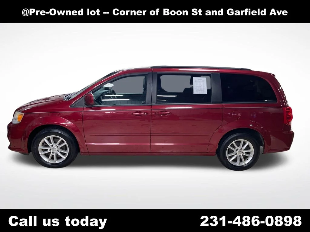Used 2014 Red Dodge SXT image 2