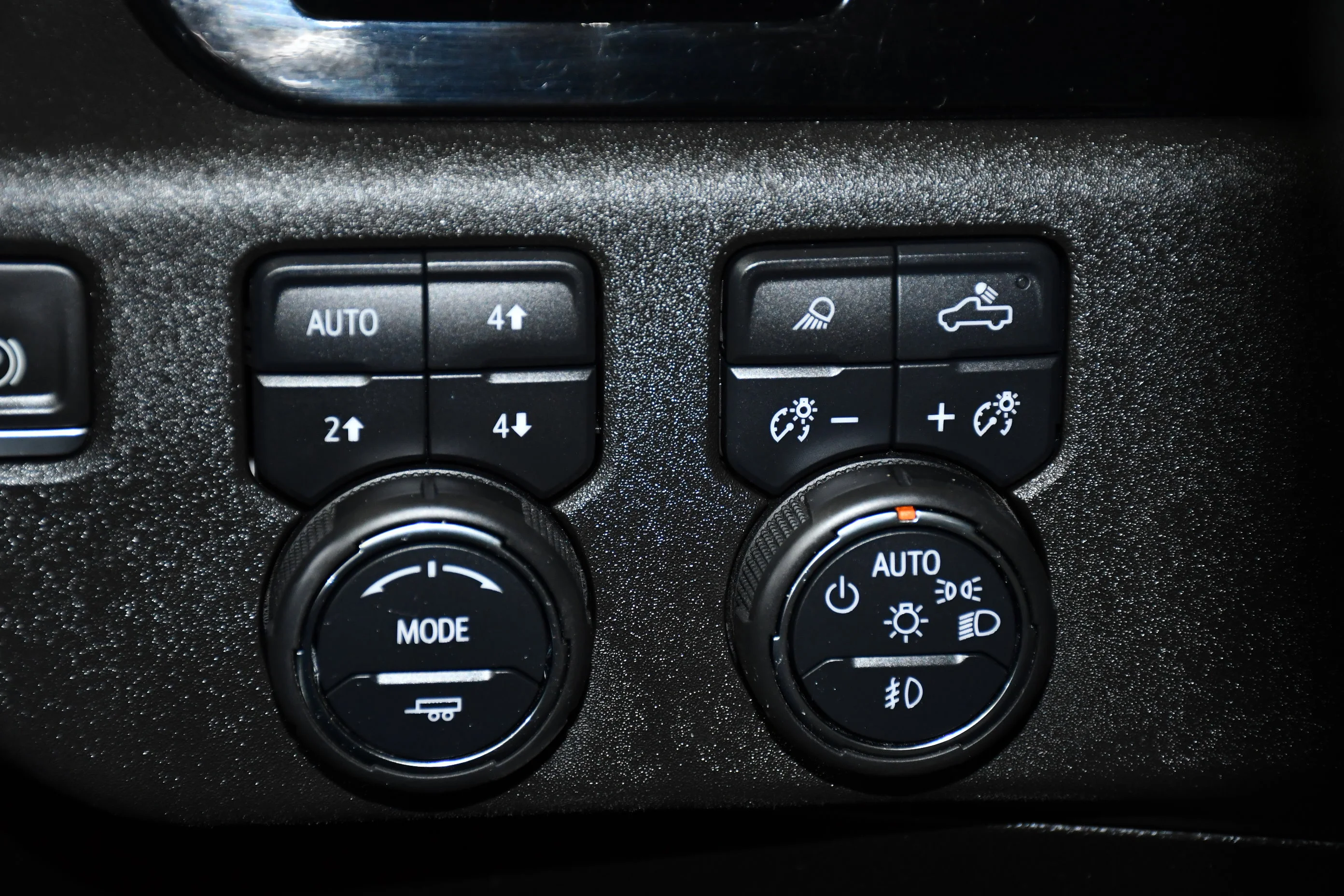 Used 2024 Black Chevrolet High Country image 41
