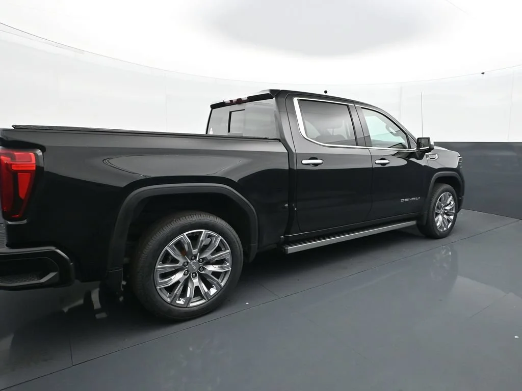 Used 2024 Onyx Black GMC Denali image 7