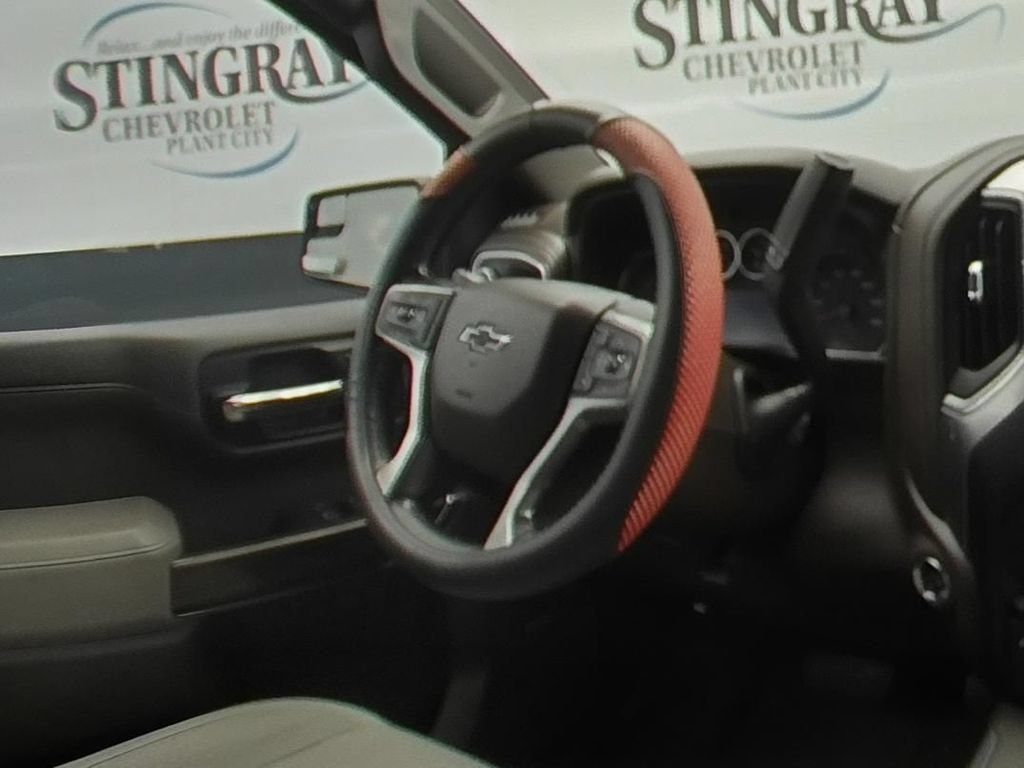 Used 2019 BLACK Chevrolet RST image 11