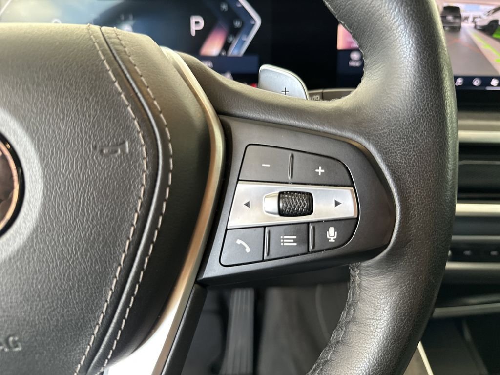 Used 2024 White BMW xDrive40i image 22
