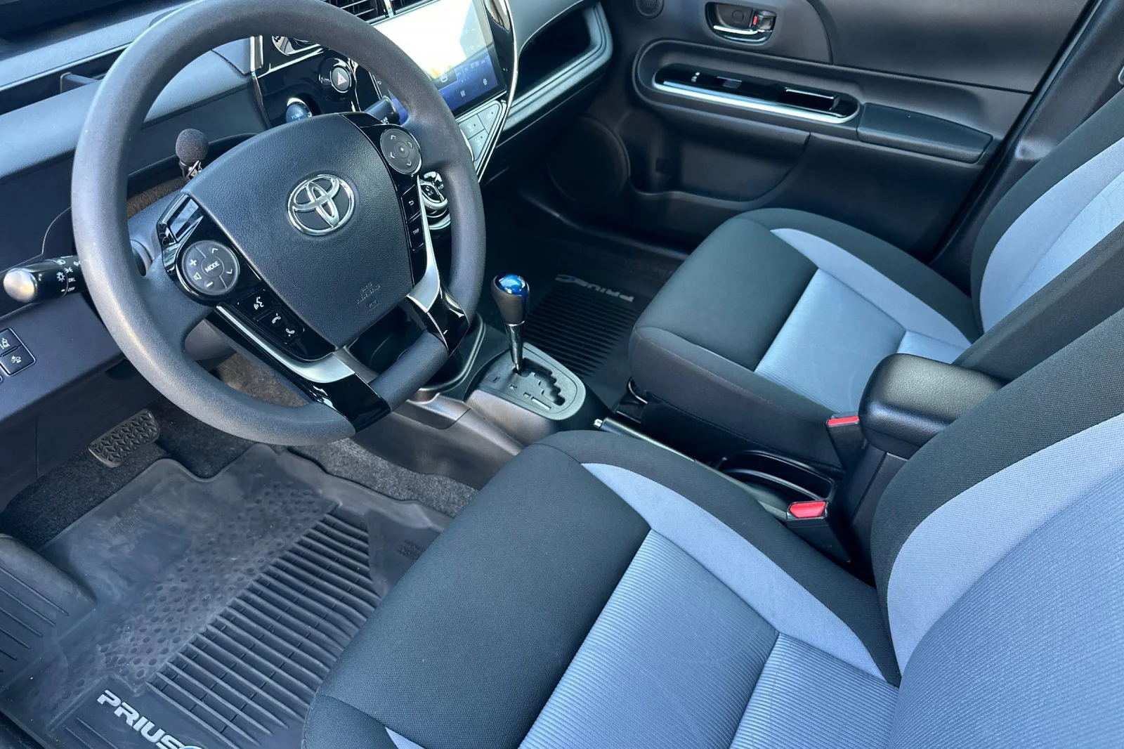 Used 2019 Gray Toyota LE image 17
