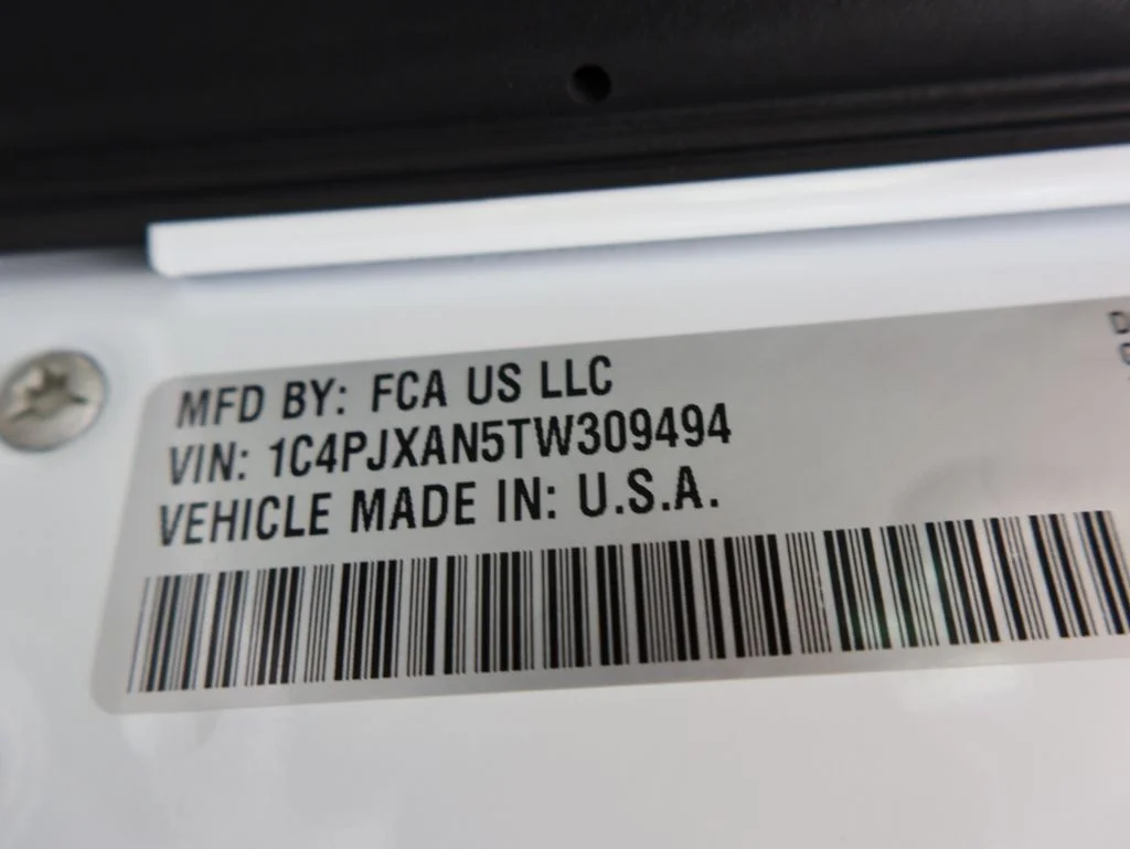 New 2026 Bright White Clear-Coat Exterior Paint Jeep Sport image 35
