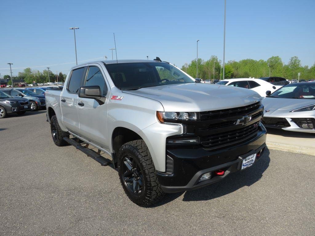 Used 2021 Silver Ice Metallic Chevrolet LT Trail Boss image 2