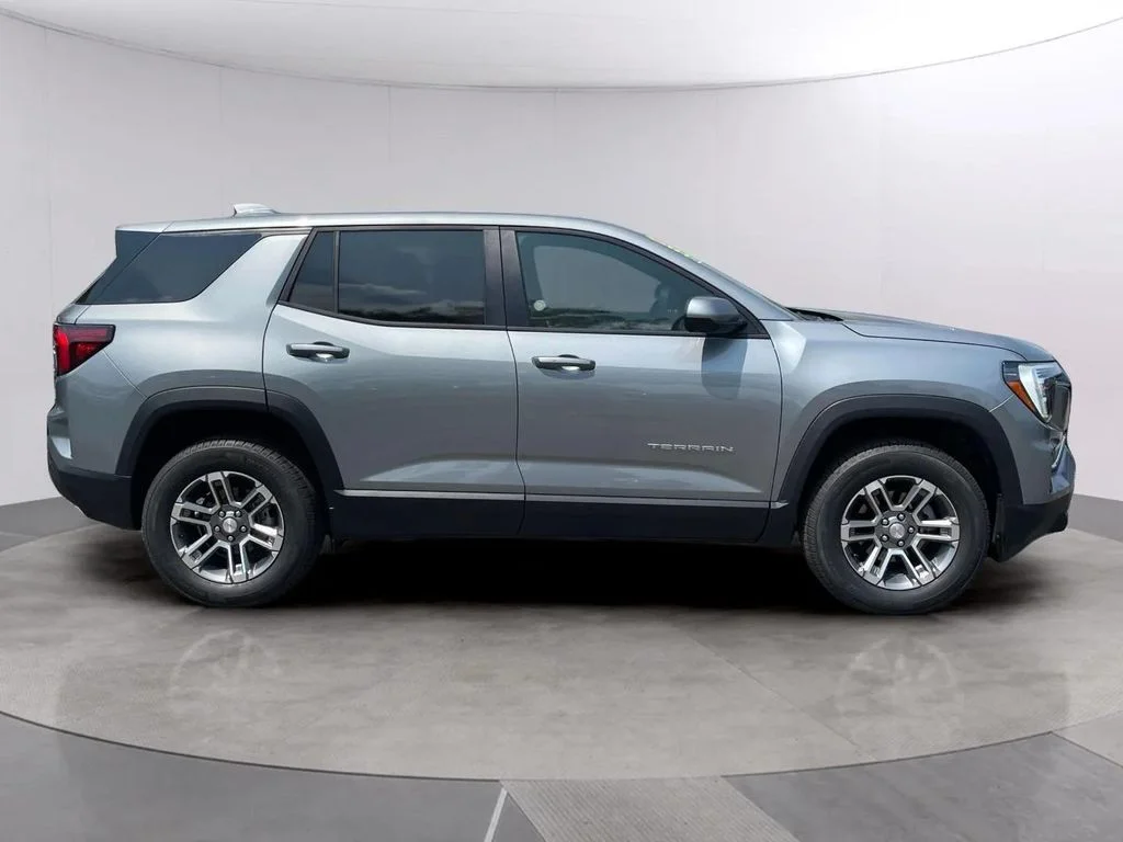 Used 2026 Sterling Metallic GMC Elevation image 6