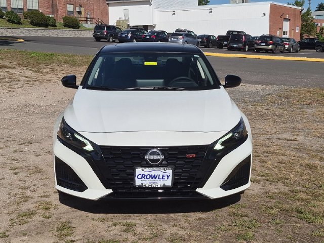 New 2026 Pearl White TriCoat / Super Black Two-tone Nissan SR Midnight Edition® image 8