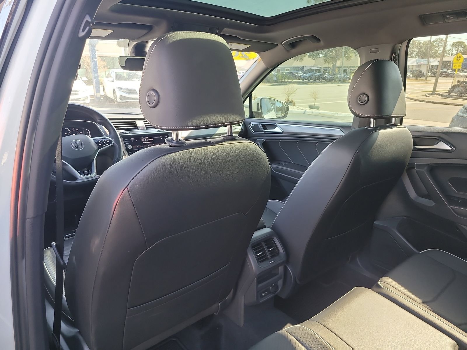 2022 Volkswagen Tiguan SEL R-LINE - Photo 13