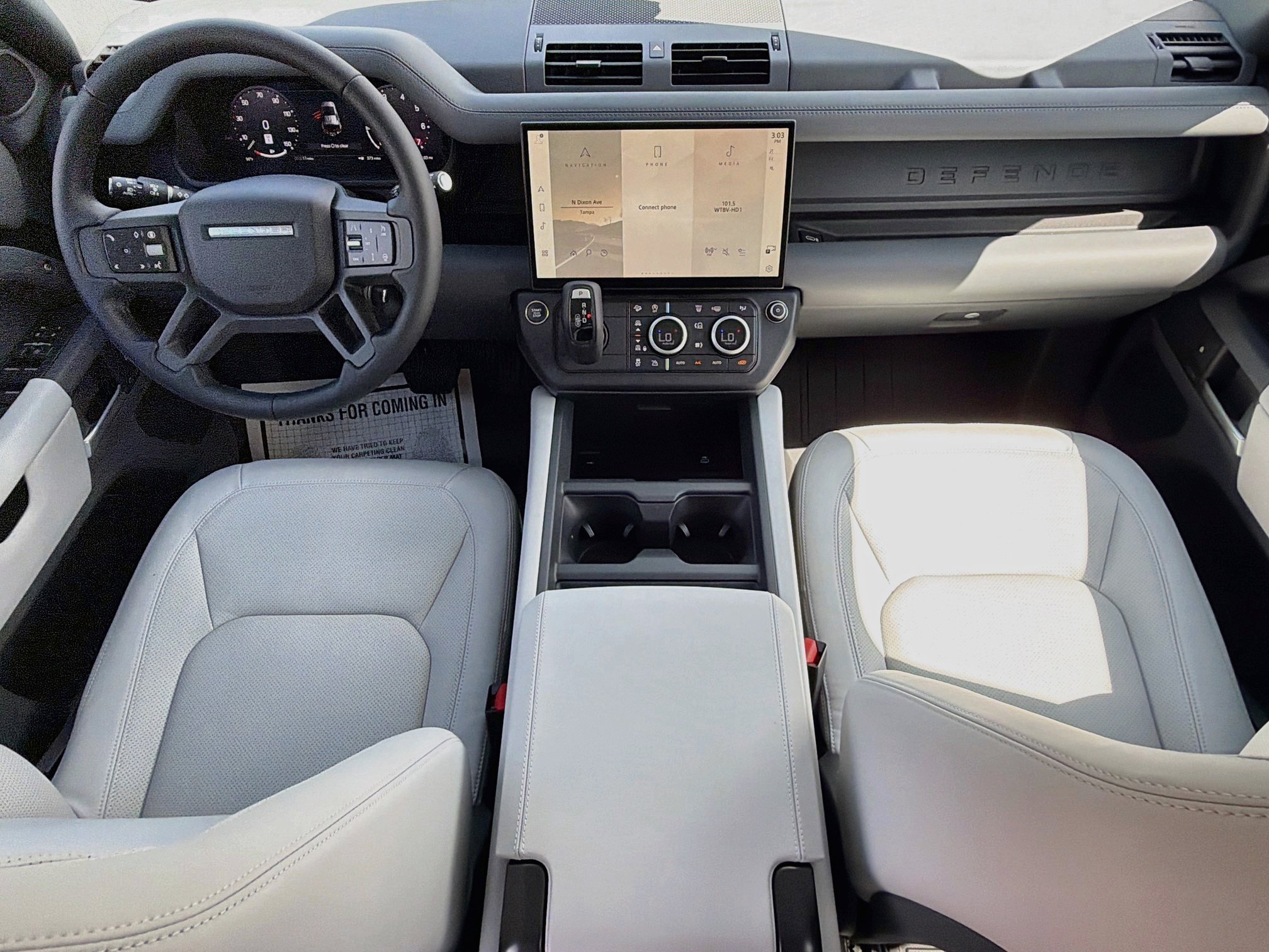New 2026 Santorini Black LAND ROVER X-Dynamic SE image 14
