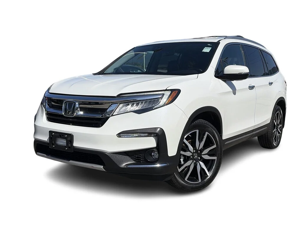 Certified Used 2022  Honda Touring 8P Certified Pre-owned   Local BC   One Ow image 1