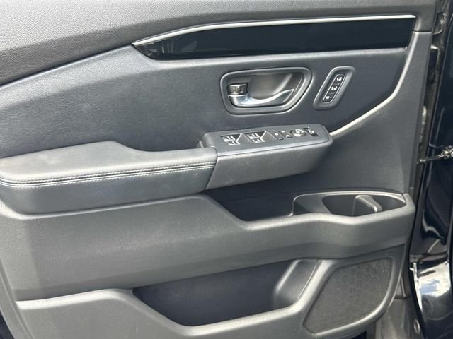 Used 2024 Black Honda Touring image 17