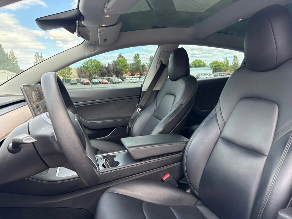 Used 2021 Pearl White Multi-Coat Tesla Standard Range Plus image 9