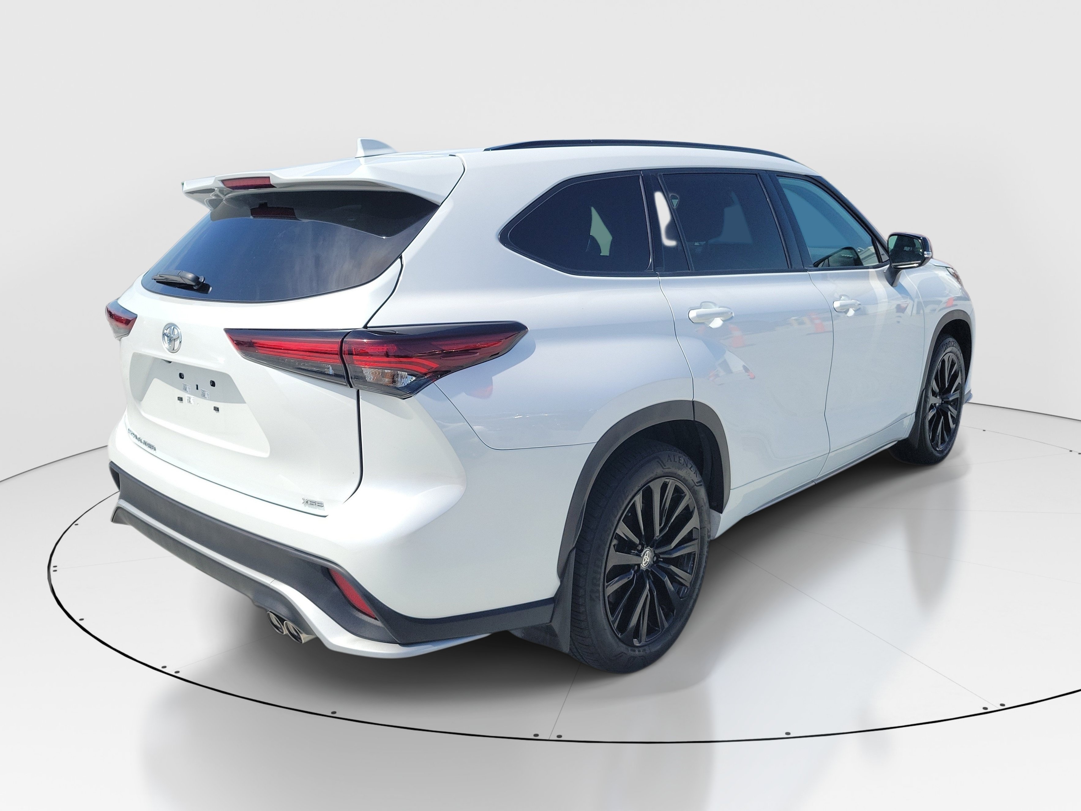 Certified Used 2024 Pearl Toyota LE image 6
