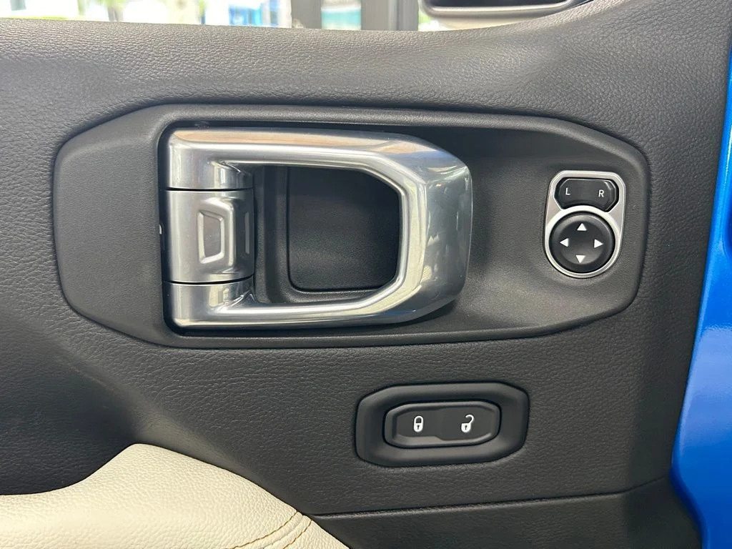 Used 2024 Blue Jeep Sahara image 33