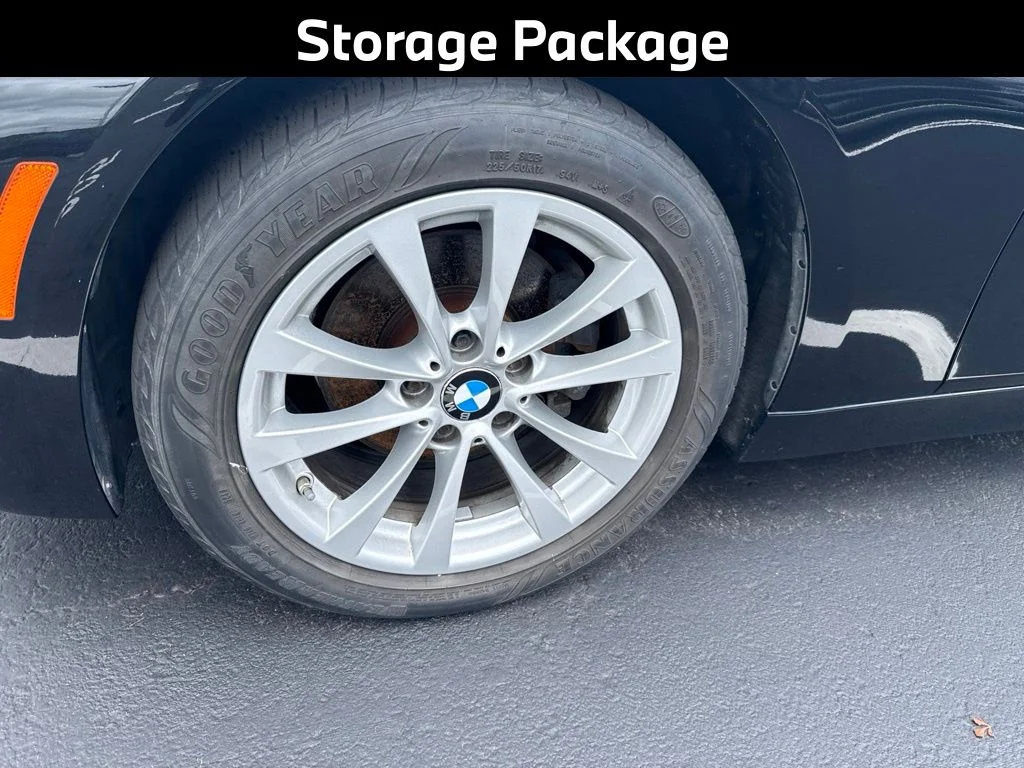 Used 2018 Black BMW 320i xDrive image 3