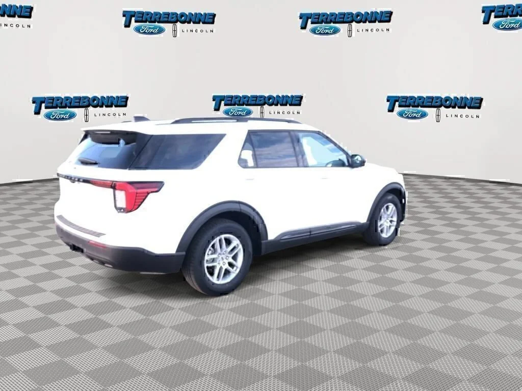 2026 Ford Explorer Active - Photo 8