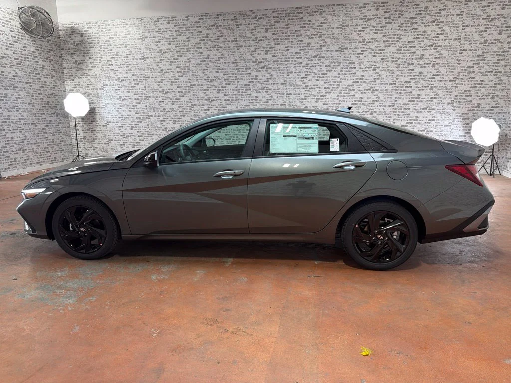 New 2026 Amazon Gray Hyundai SEL Sport Plus image 4