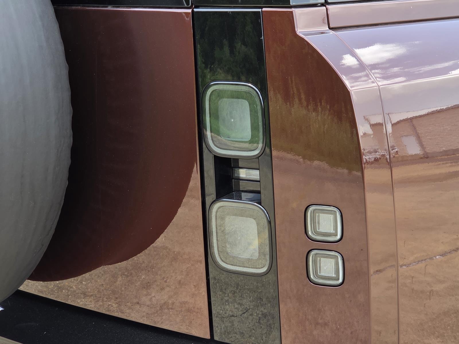 New 2026 Sedona Red Land Rover S image 8