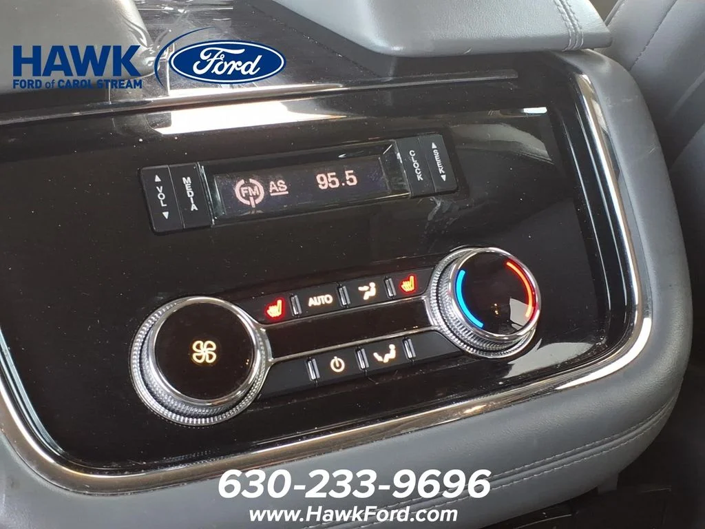 Used 2019 Black Metallic Lincoln Reserve image 31