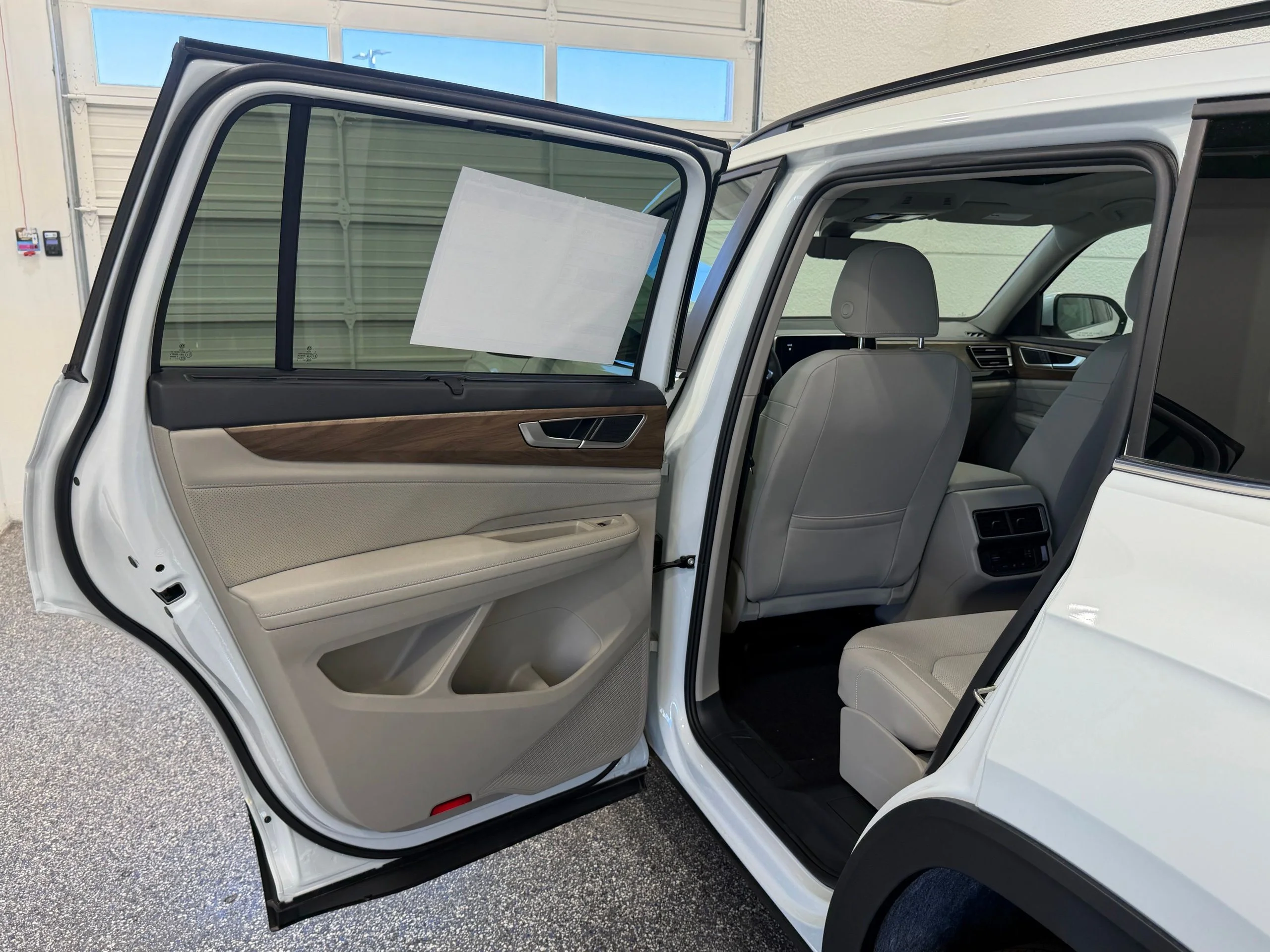 New 2026 White Volkswagen 2.0T SE w/Technology image 21