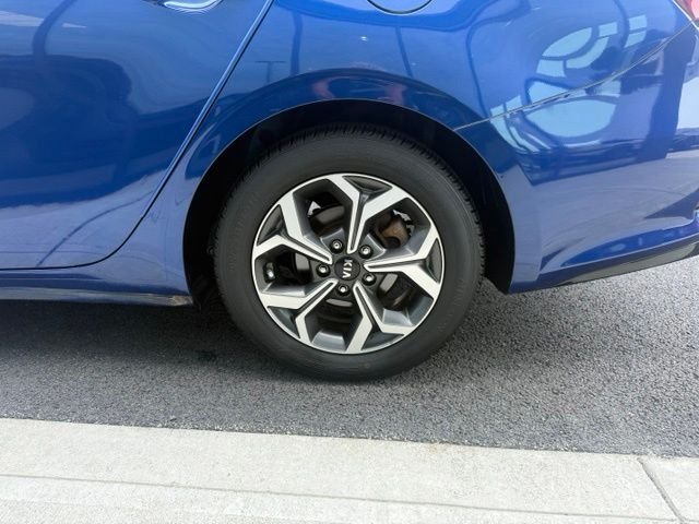 Used 2020 Blue Kia LXS image 9