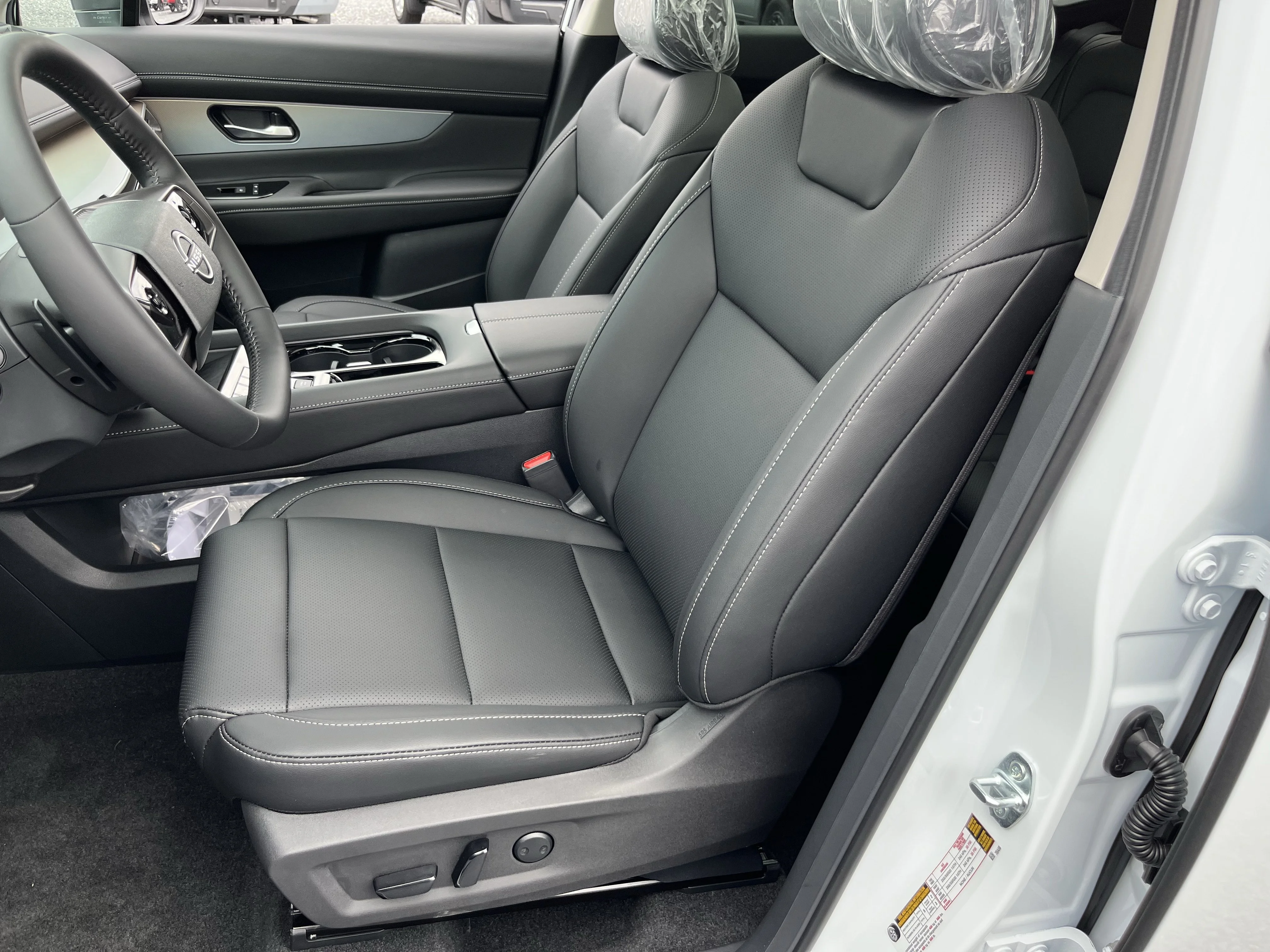 New 2026 Everest White Pearl TriCoat Nissan SL image 18