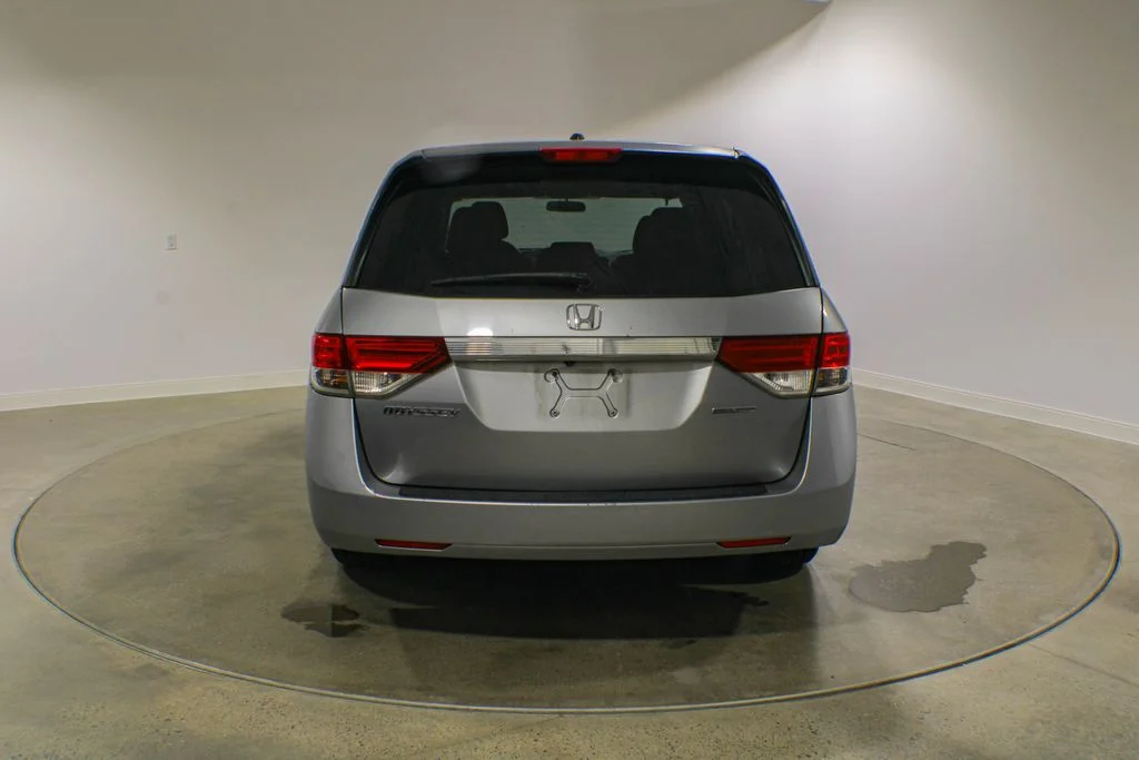 Used 2016 Lunar Silver Metallic Honda SE image 4