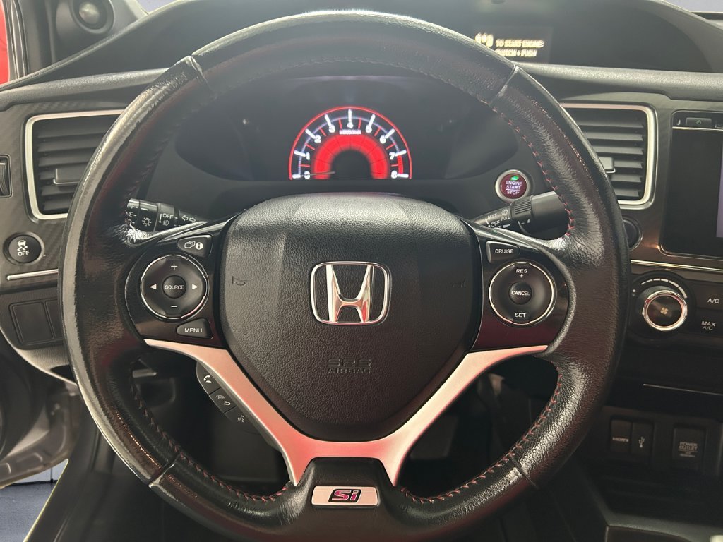Used 2015  Honda Si image 9