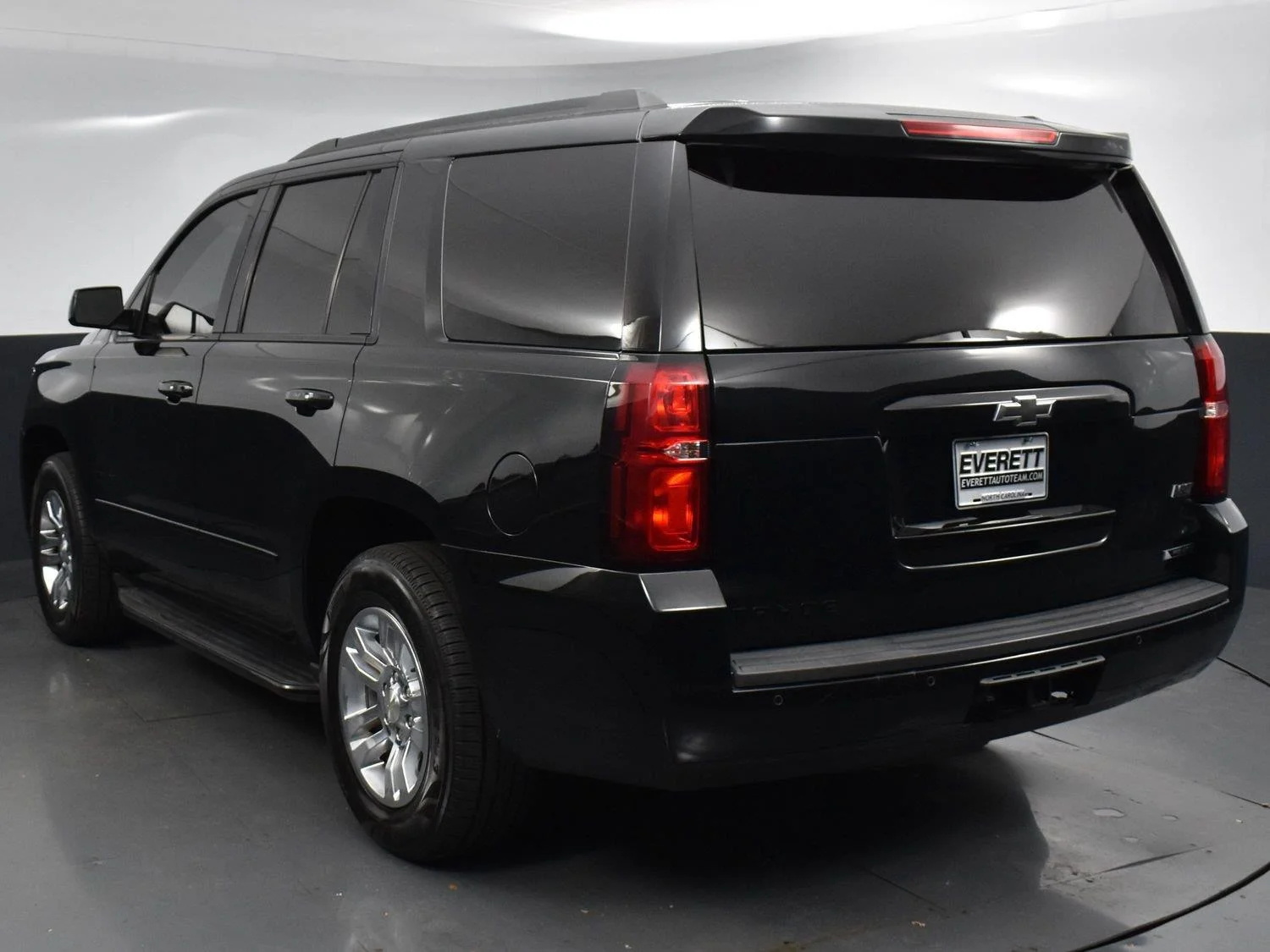 Used 2018 Black Chevrolet Premier image 6