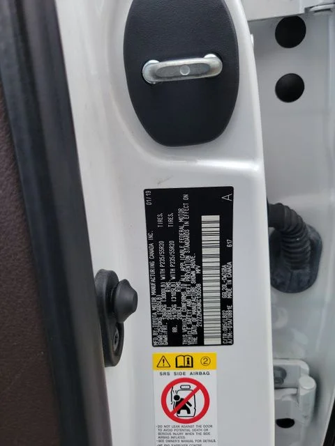 Used 2019 White Lexus 350 image 29