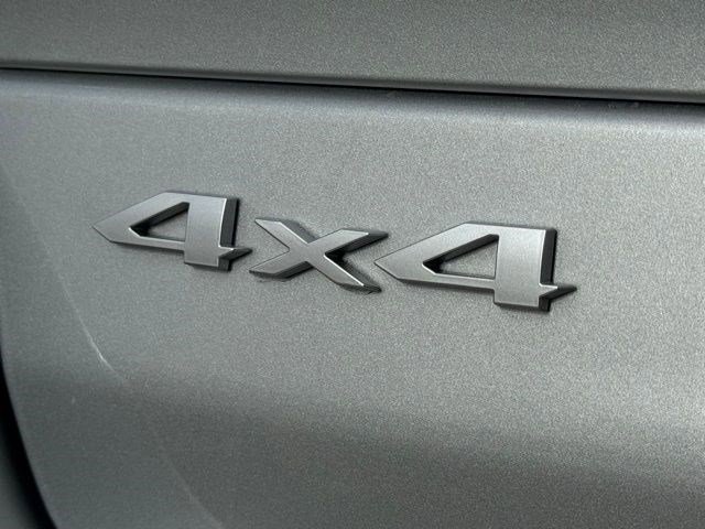 New 2026 Silver Zynith Exterior Paint Jeep Limited image 33