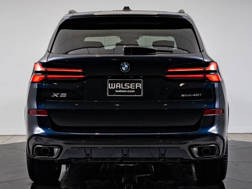 New 2026 Carbon Black Metallic BMW xDrive40i image 7