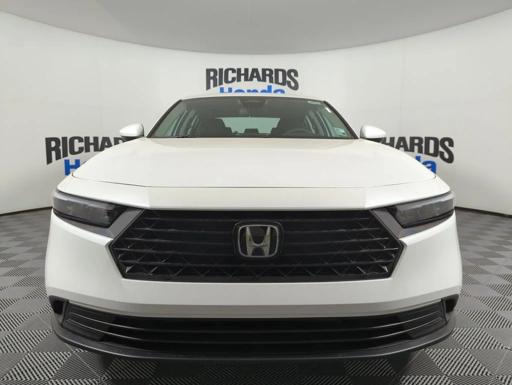 New 2026 Platinum White Pearl Honda LX image 8