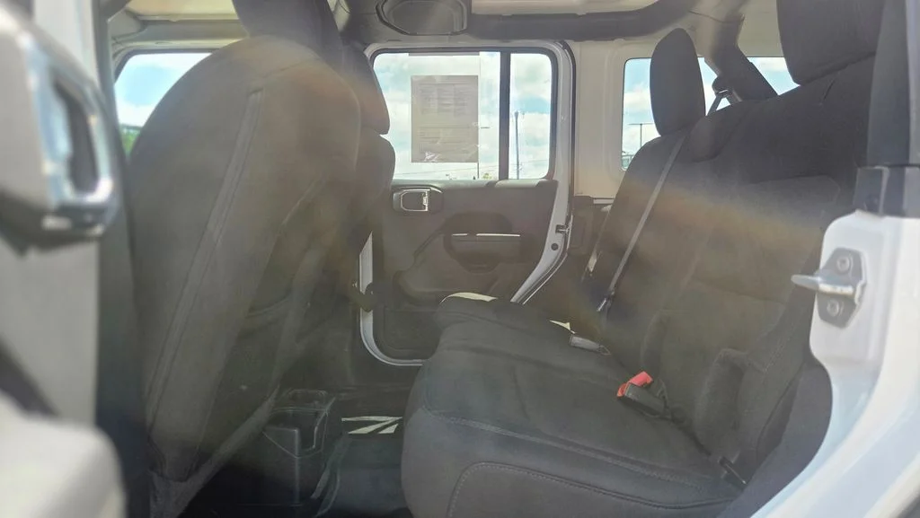 Used 2023 White Jeep Willys image 24
