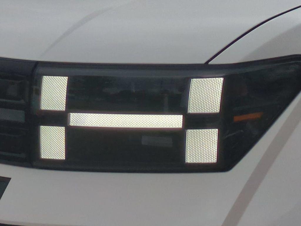 New 2027 White Hyundai XRT AWD image 10