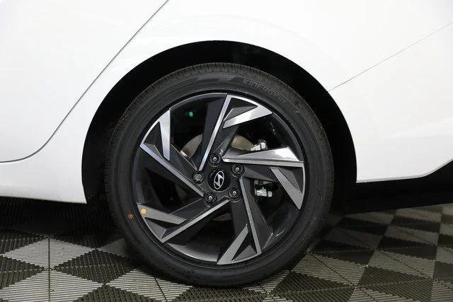 2025 Hyundai Elantra Limited - Photo 61