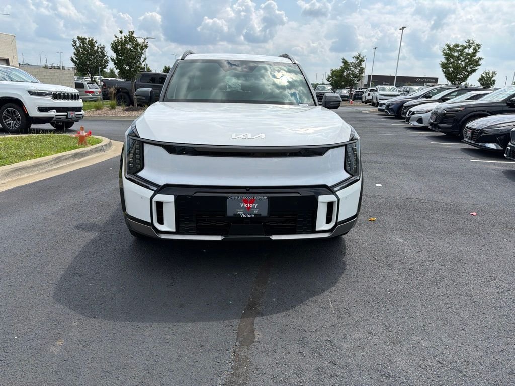 Used 2024 White Kia GT-Line image 2
