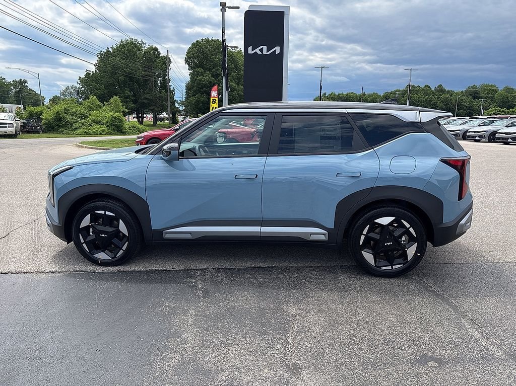 New 2027 Frost Blue / Black Roof Kia S image 4