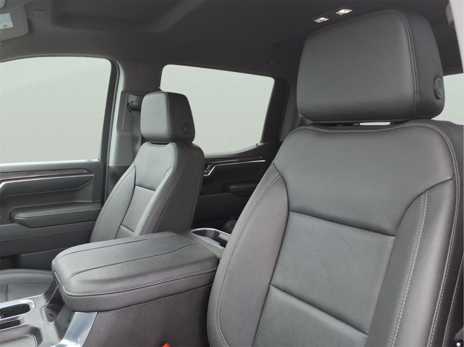 Used 2025 Black Chevrolet LTZ image 17