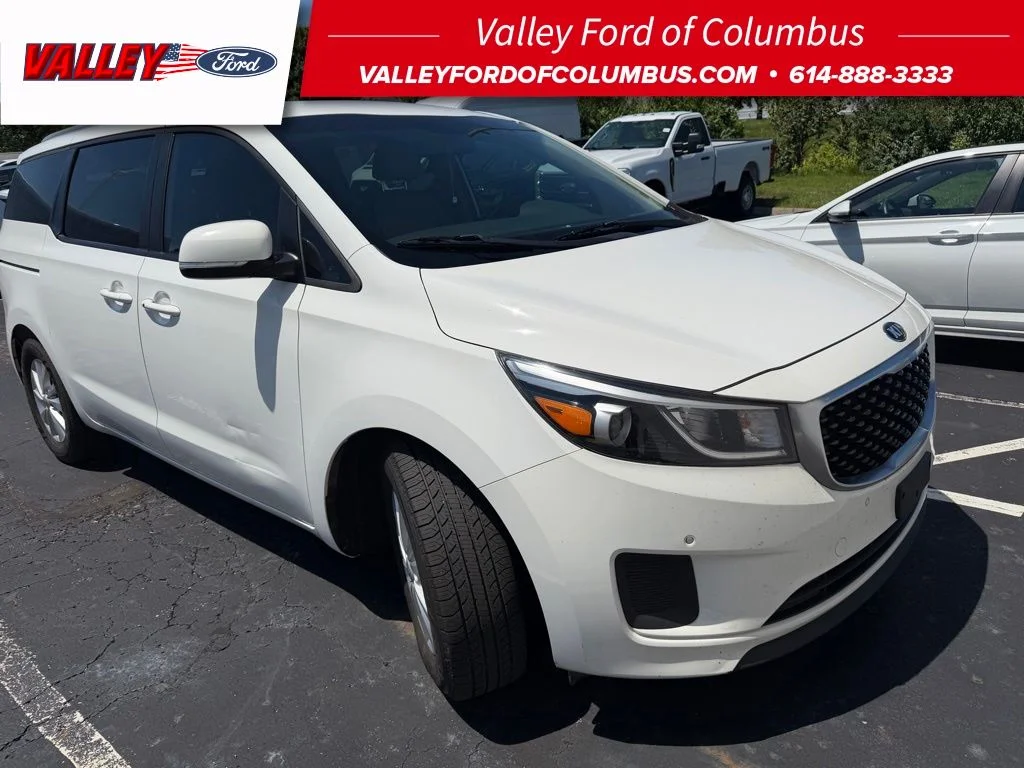 2018 Kia Sedona LX's photo