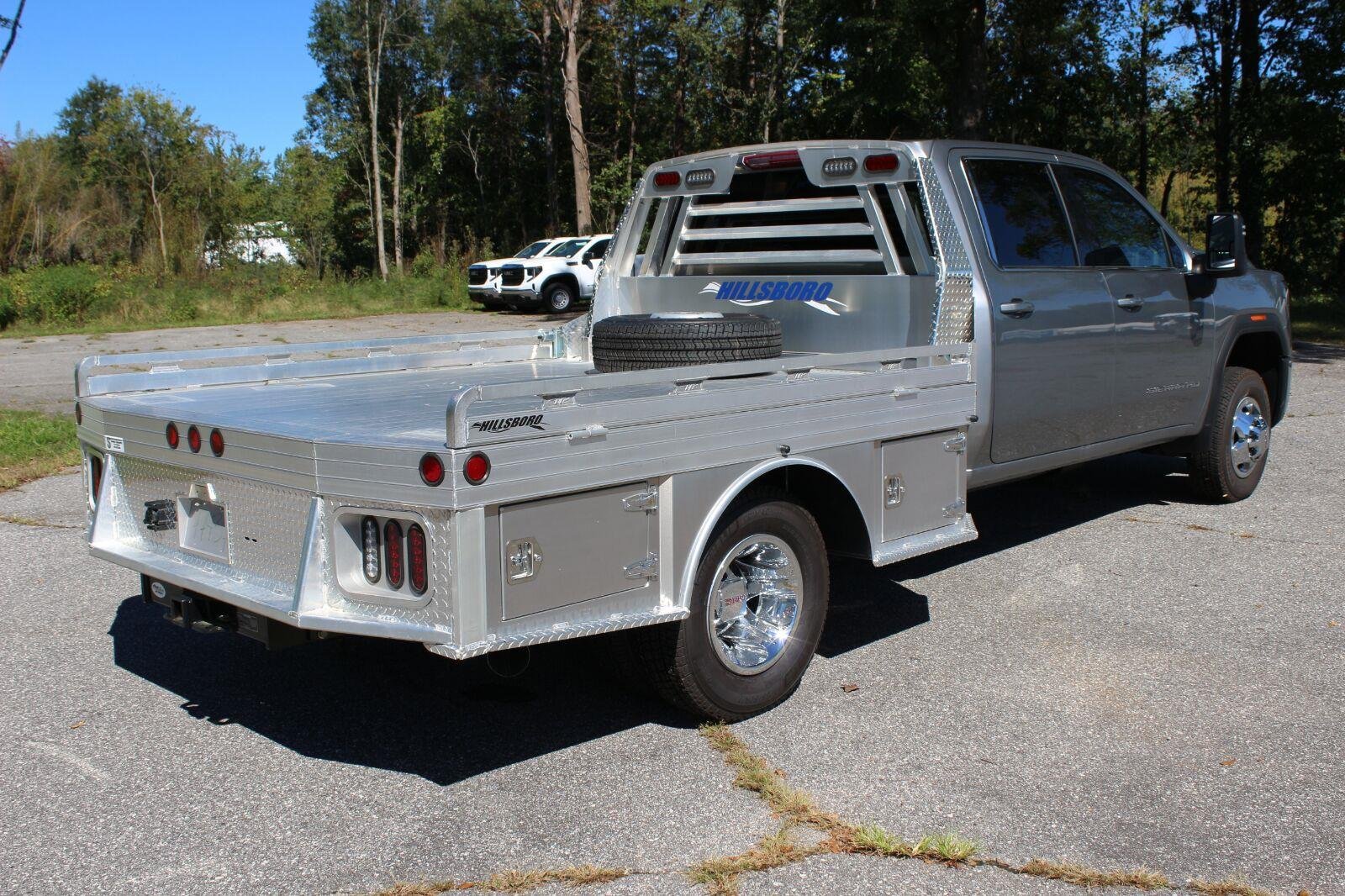 New 2026 Sterling Metallic GMC SLE image 7