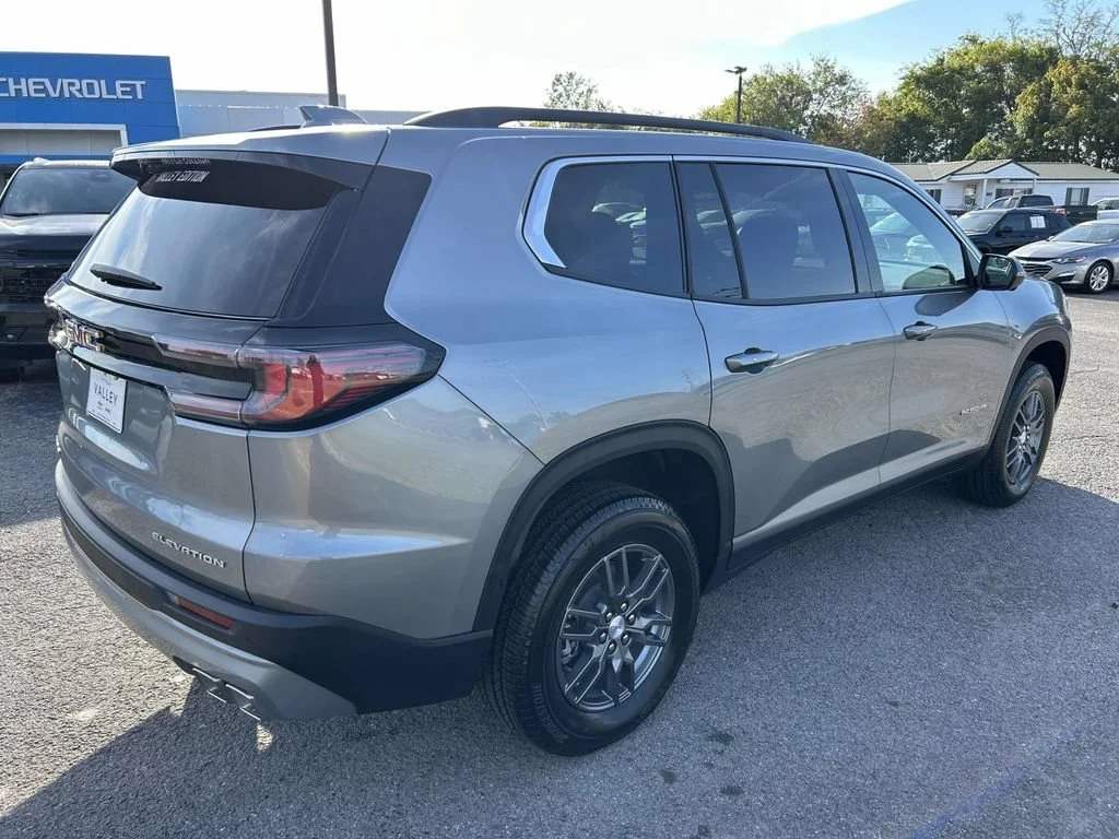 New 2027 Sterling Metallic GMC Elevation image 4